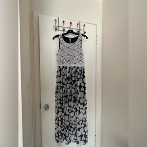 NWT- Kensie Lace Maxi Dress- size small